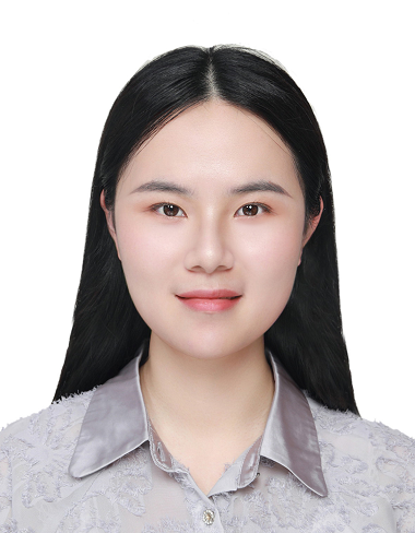 王婷的证件照